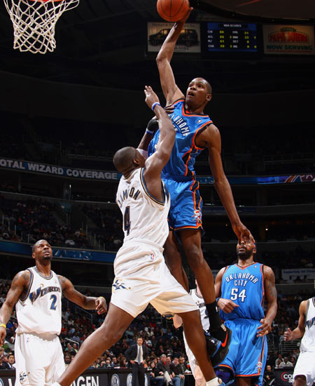 阿坎吉：我认为那根本不是点球，但我们不能给裁判判点的机会（阿坎吉：那绝非点球，但我们不能让裁判有判点机会）