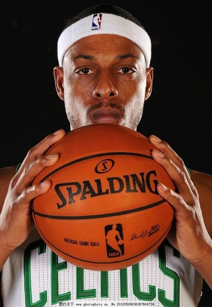 西媒：阿诺德和卡马文加今天接受检查，二人伤情都令人担忧（西媒：阿诺德与卡马文加今日接受检查，双双伤势不乐观）