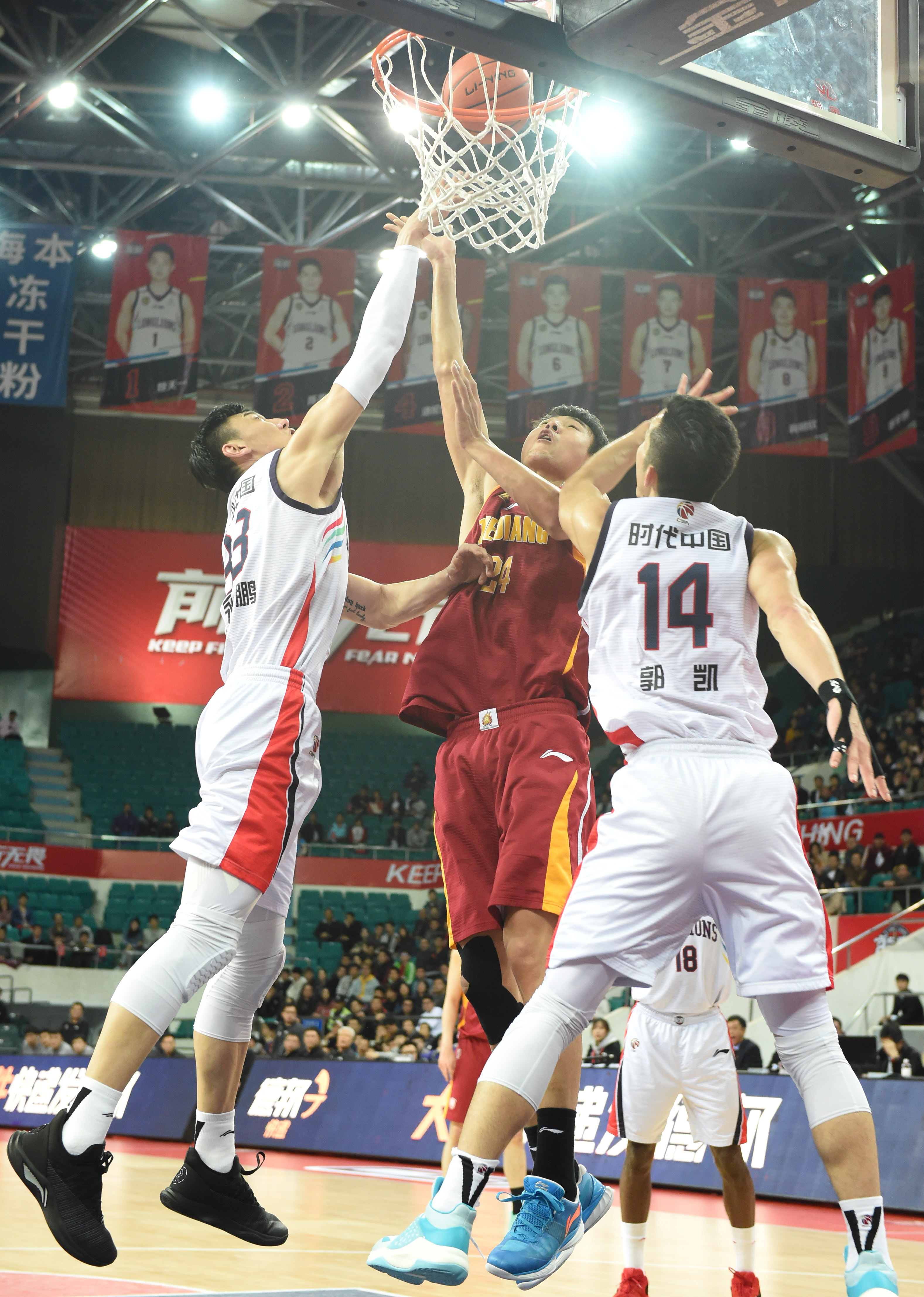 挪威媒体：厄德高周四抵达奥斯陆，将到现场支持挪威队（挪媒：厄德高周四抵奥斯陆，将现场为挪威队助阵）