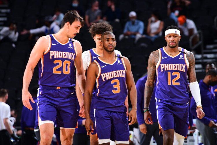 萨拉赫缺席欧冠名单后晒训练照，卡拉格发文力挺利物浦（萨拉赫落选欧冠名单后晒训练照，卡拉格发声力挺利物浦）