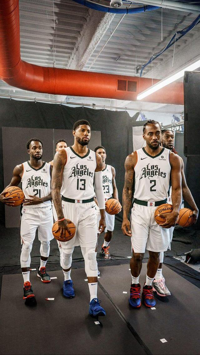 TA分析英格兰目前阵容：球队中轴线十分豪华，但替补深度不足（TA解读英格兰阵容：中轴线豪华，替补深度成短板）