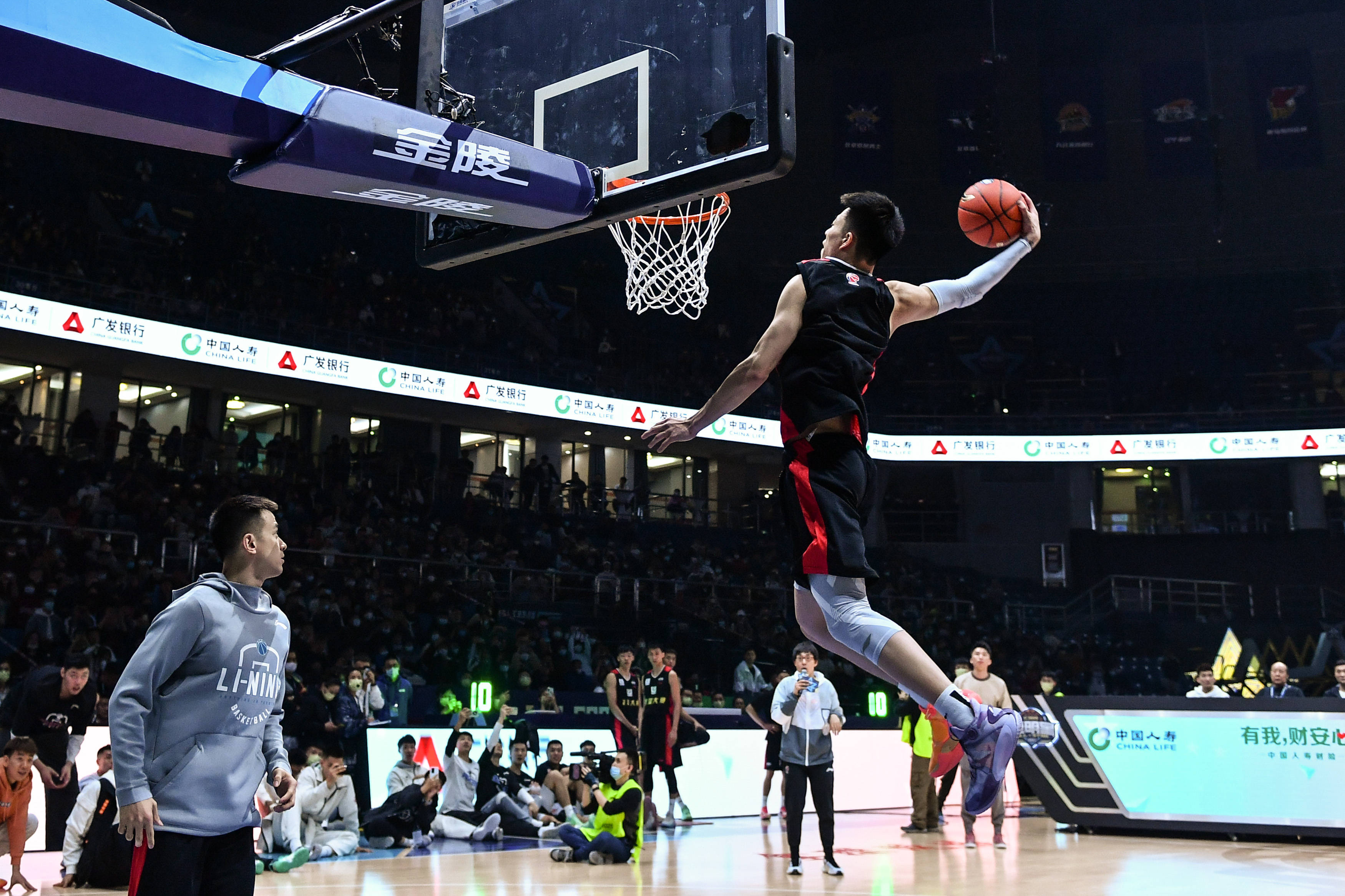 中国U17vs斯里兰卡U17：邝兆镭、赵松源首发，帅惟浩出战（中国U17迎战斯里兰卡U17：邝兆镭、赵松源先发，帅惟浩登场）