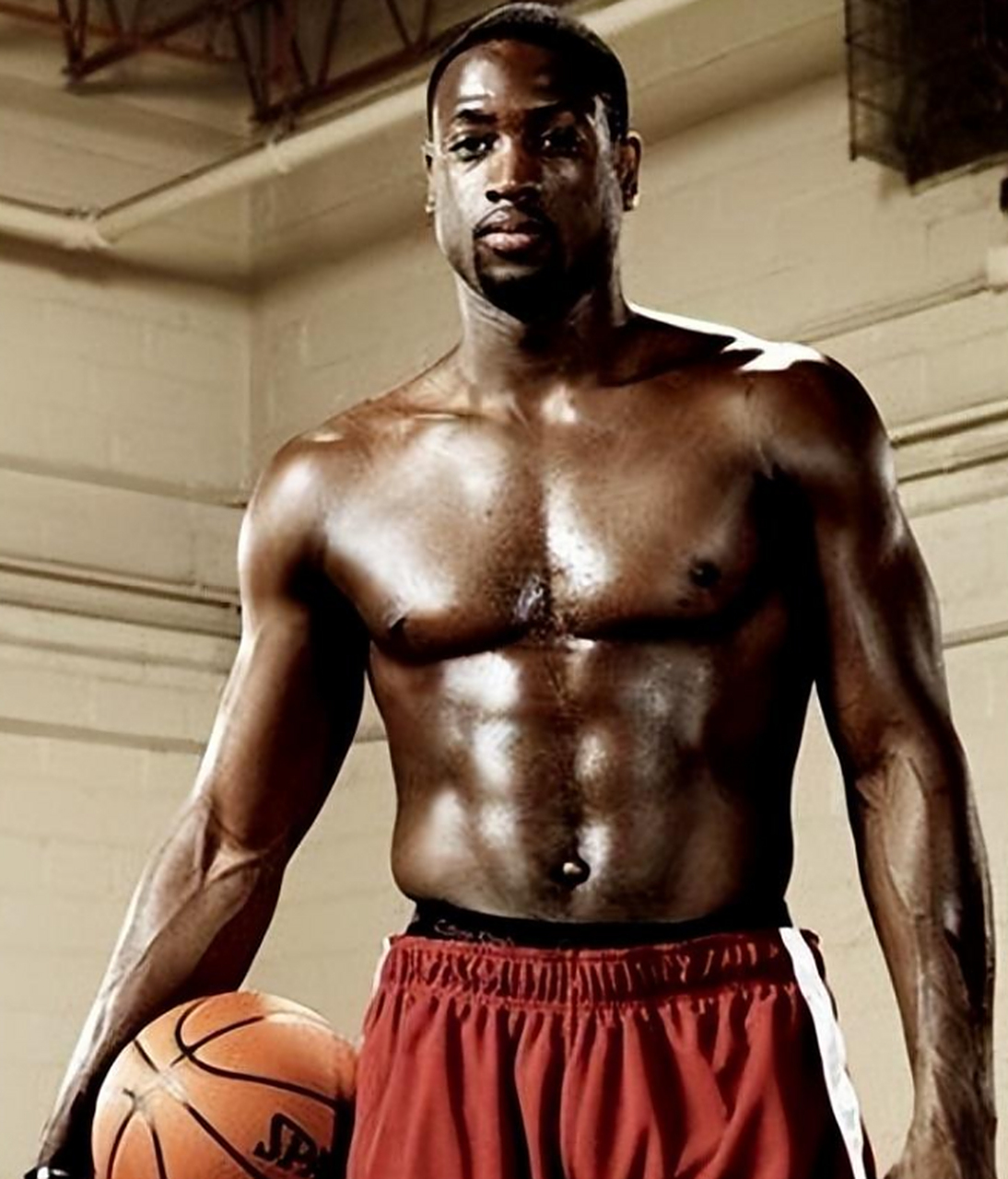 真任骏飞接班人！广东新星两战打服球迷 杜锋新赛季必重用（广东新星两战征服球迷，任骏飞接班人浮出水面，杜锋新季必重用）