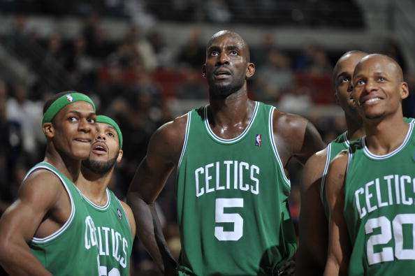 上半场奇兵！焦海龙半场7中6得到15分4篮板（半场高效爆发！焦海龙7投6中砍下15分4篮板）